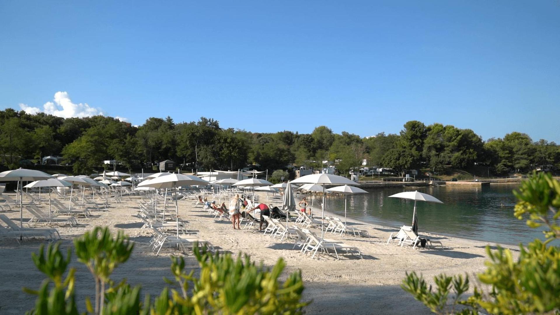 Vakantiepark Easyatent Mobile Bijela Uvala 4*