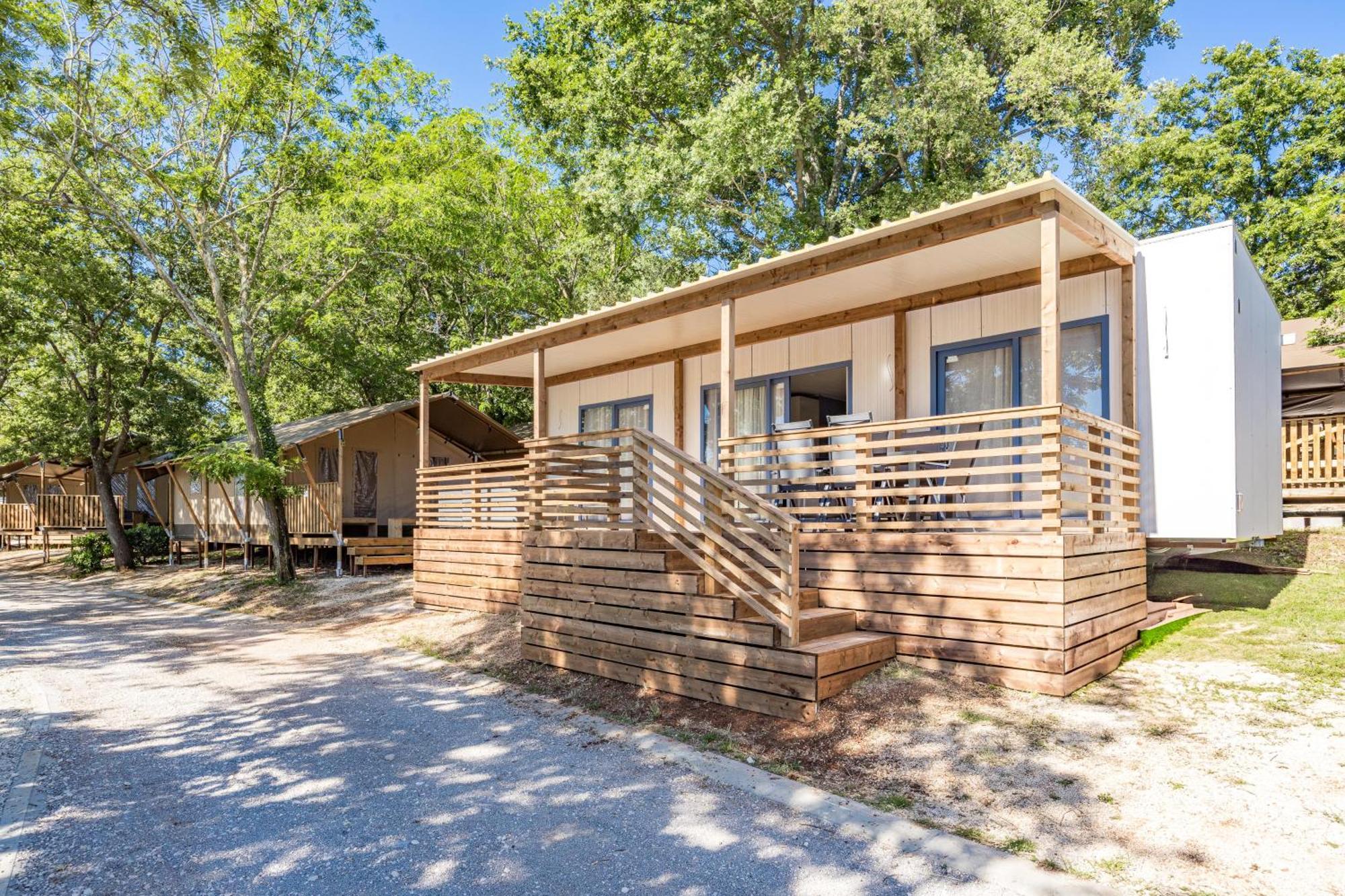 Vakantiepark Easyatent Mobile Bijela Uvala 4*